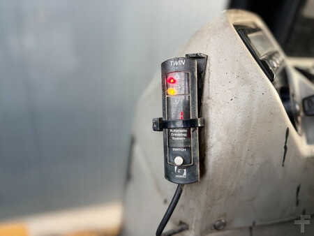 Chargeuse sur chenilles 2010 Caterpillar 973D (36)