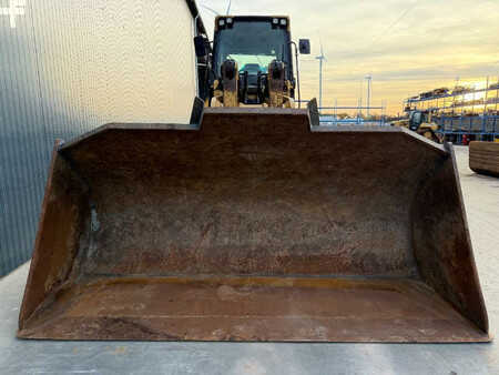 Chargeuse sur chenilles 2010 Caterpillar 973D (9)