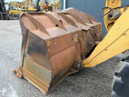 Chargeuse sur pneus 2010 Caterpillar 962H (12)