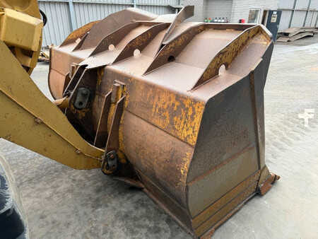 Chargeuse sur pneus 2010 Caterpillar 962H (15)