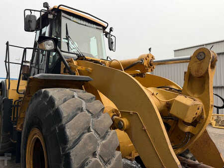 Chargeuse sur pneus 2010 Caterpillar 962H (16)