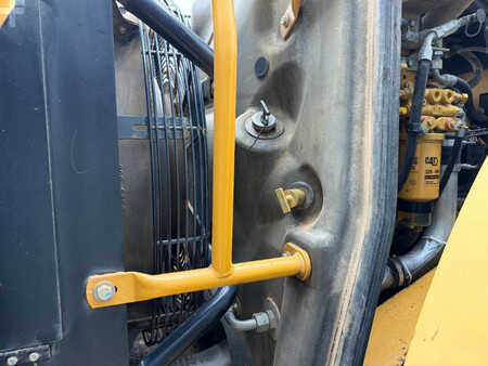 Chargeuse sur pneus 2010 Caterpillar 962H (24)