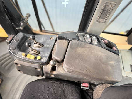 Chargeuse sur pneus 2010 Caterpillar 962H (34)