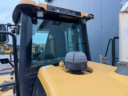 Chargeuse sur pneus 2010 Caterpillar 962H (7)