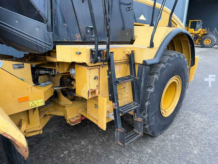 Chargeuse sur pneus 2010 Caterpillar 962H (9)