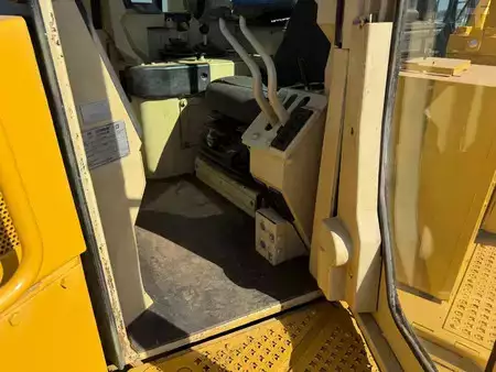 Buldożery 1996 Caterpillar D9R (17)