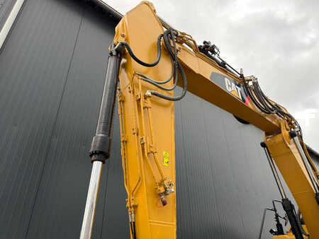 Korečková rýpadla 2016 Caterpillar 320FL VA (16)