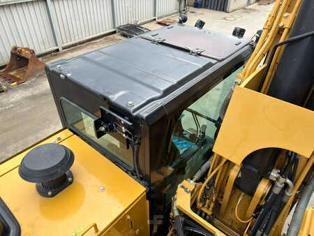 Korečková rýpadla 2016 Caterpillar 320FL VA (21)