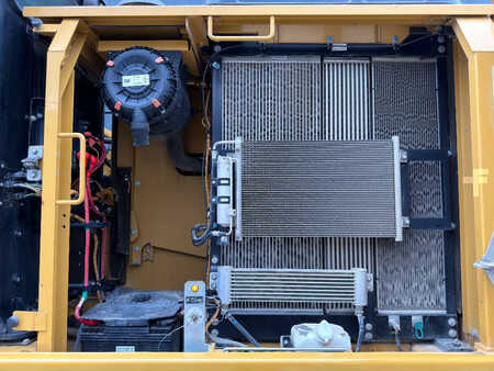 Korečková rýpadla 2016 Caterpillar 320FL VA (30)