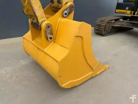 Rupsgraafmachines 2011 Caterpillar 329E L - NEW CHAINS AND TRACKS (21)