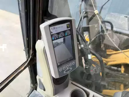 Rupsgraafmachines 2011 Caterpillar 329E L - NEW CHAINS AND TRACKS (25)