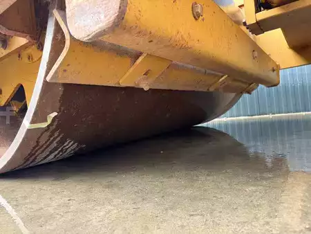 Compactador monocilíndrico 2010 Caterpillar CS74 (29)