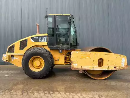 Compactador monocilíndrico 2010 Caterpillar CS74 (39)