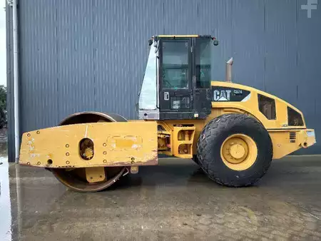 Compactador monocilíndrico 2010 Caterpillar CS74 (6)