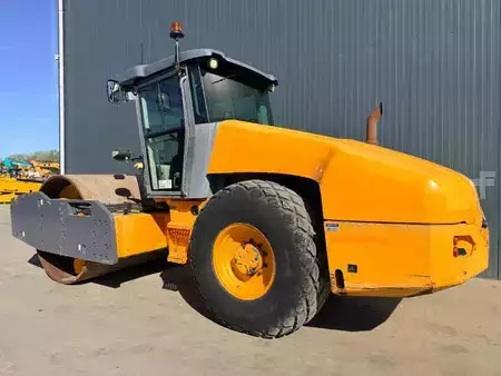 Tiejyrät 2014 Dynapac CA6000D (2)