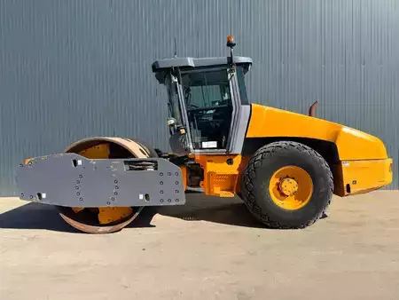 Tiejyrät 2014 Dynapac CA6000D (26)