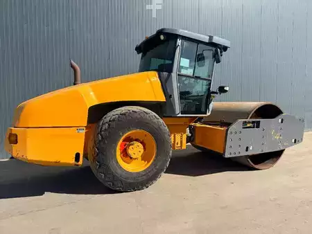 Tiejyrät 2014 Dynapac CA6000D (4)
