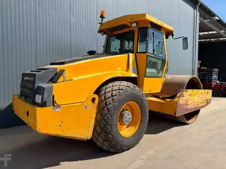 Single drum compactors 2011 Dynapac CA612D (40)