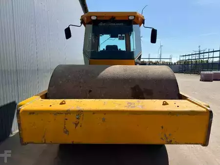 Single drum compactors 2011 Dynapac CA612D (8)