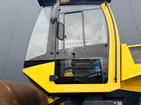 Enkelt tromlekomprimator 2017 BOMAG BW213D-5 (17)