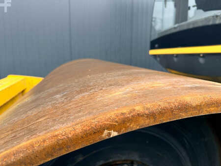 Enkelt tromlekomprimator 2017 BOMAG BW213D-5 (28)