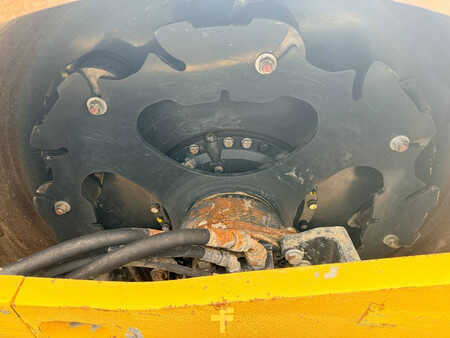 Enkelt tromlekomprimator 2017 BOMAG BW213D-5 (30)