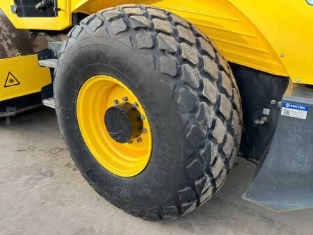 Enkelt tromlekomprimator 2019 BOMAG BW213D-5 (19)