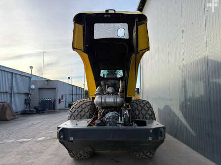 Enkelt tromlekomprimator 2019 BOMAG BW213D-5 (30)