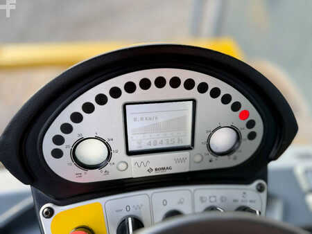 Enkelt tromlekomprimator 2019 BOMAG BW213D-5 (37)