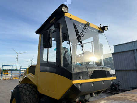 Enkelt tromlekomprimator 2019 BOMAG BW213D-5 (6)