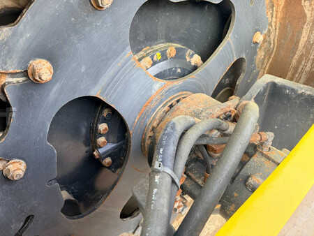 Enkelt tromlekomprimator 2019 BOMAG BW213D-5 (18)