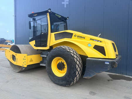 Enkelt tromlekomprimator 2019 BOMAG BW213D-5 (2)