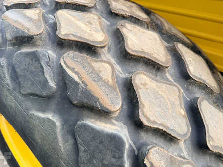 Enkelt tromlekomprimator 2019 BOMAG BW213D-5 (22)