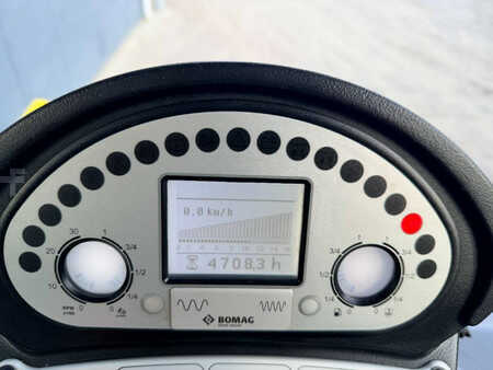 Enkelt tromlekomprimator 2019 BOMAG BW213D-5 (7)