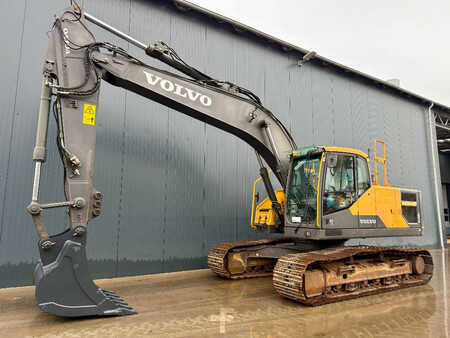 Excavadoras de cadenas 2015 Volvo EC220E L (1)