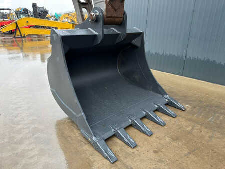 Excavadoras de cadenas 2015 Volvo EC220E L (13)