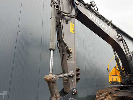 Excavadoras de cadenas 2015 Volvo EC220E L (14)