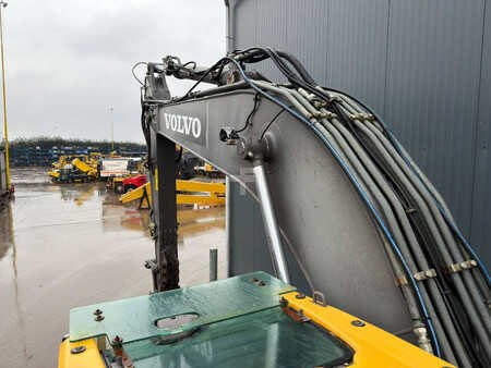 Excavadoras de cadenas 2015 Volvo EC220E L (23)