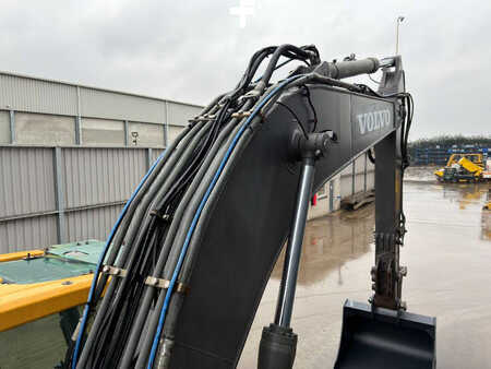 Excavadoras de cadenas 2015 Volvo EC220E L (24)