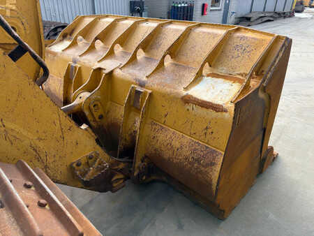 Lánctalpas rakodó 2016 Caterpillar 963K (11)