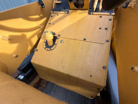 Lánctalpas rakodó 2016 Caterpillar 963K (15)