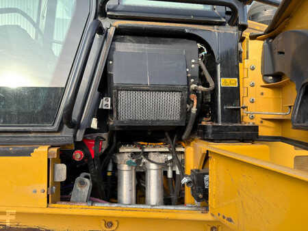 Lánctalpas rakodó 2016 Caterpillar 963K (16)