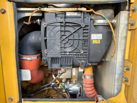 Lánctalpas rakodó 2016 Caterpillar 963K (17)