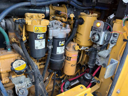 Lánctalpas rakodó 2016 Caterpillar 963K (20)