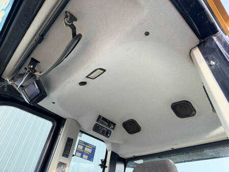 Lánctalpas rakodó 2016 Caterpillar 963K (34)