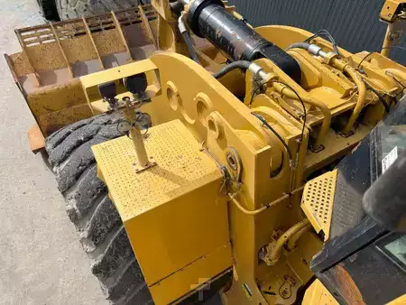 Wielladers 2007 Caterpillar 990H (24)