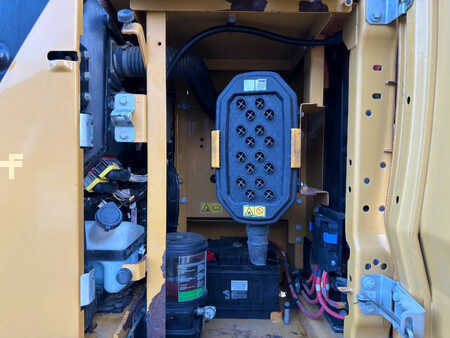 Korečková rýpadla 2019 Caterpillar 323 07B | 70% good U/C (35)