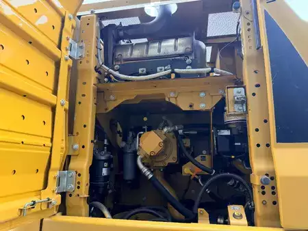 Beltegraver 2018 Caterpillar 323 07A (25)