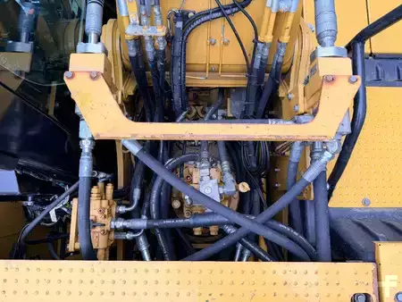 Beltegraver 2018 Caterpillar 323 07A (28)