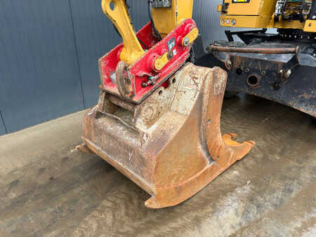 Escavatori gommati 2015 Caterpillar M318F (10)